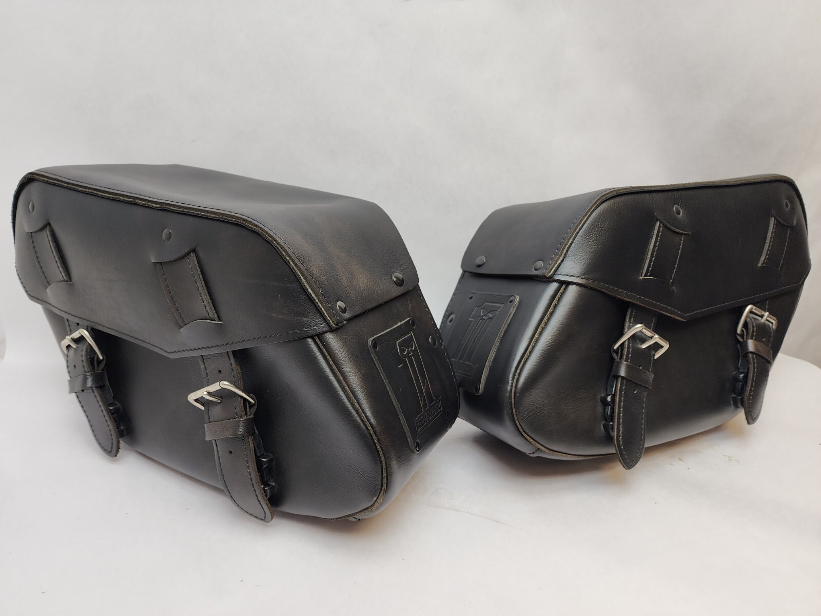 Vintage Saddlebags Black Leather 16x12x7 Panniers Large Pair