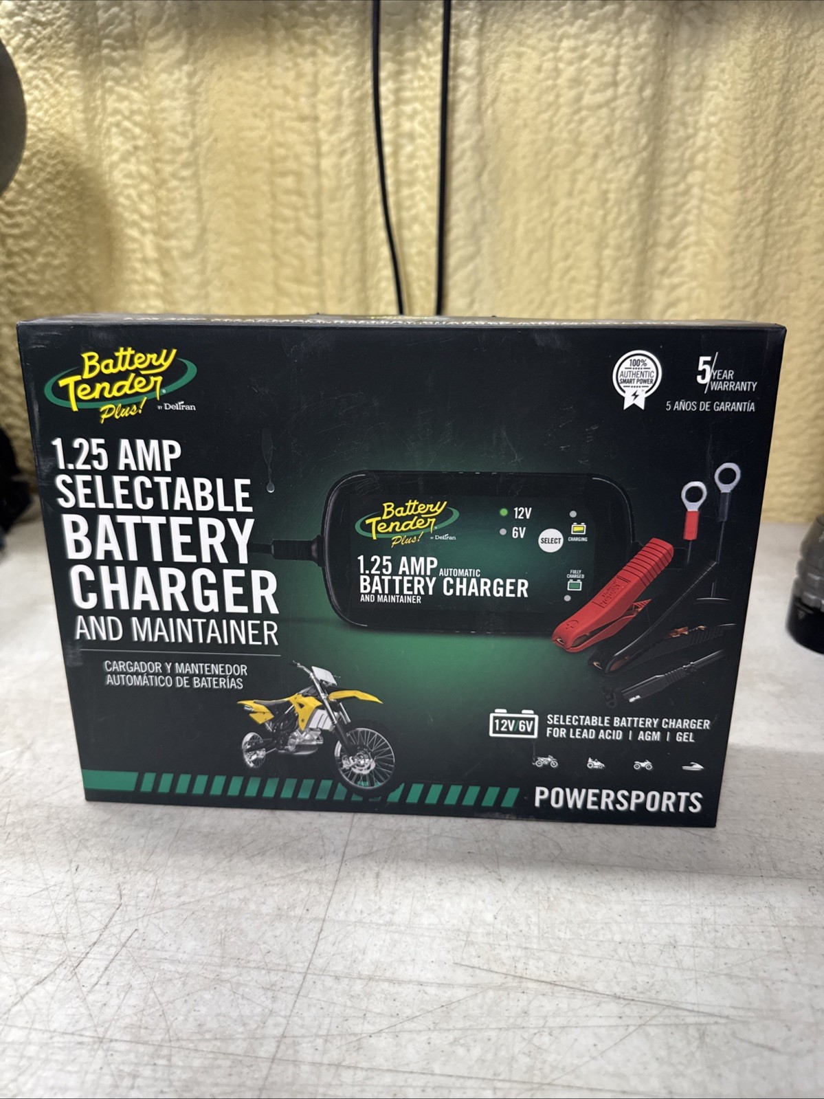 Battery Tender Plus 12V 1.25A Battery Charger and Maintainer (selectable 12V/6V)