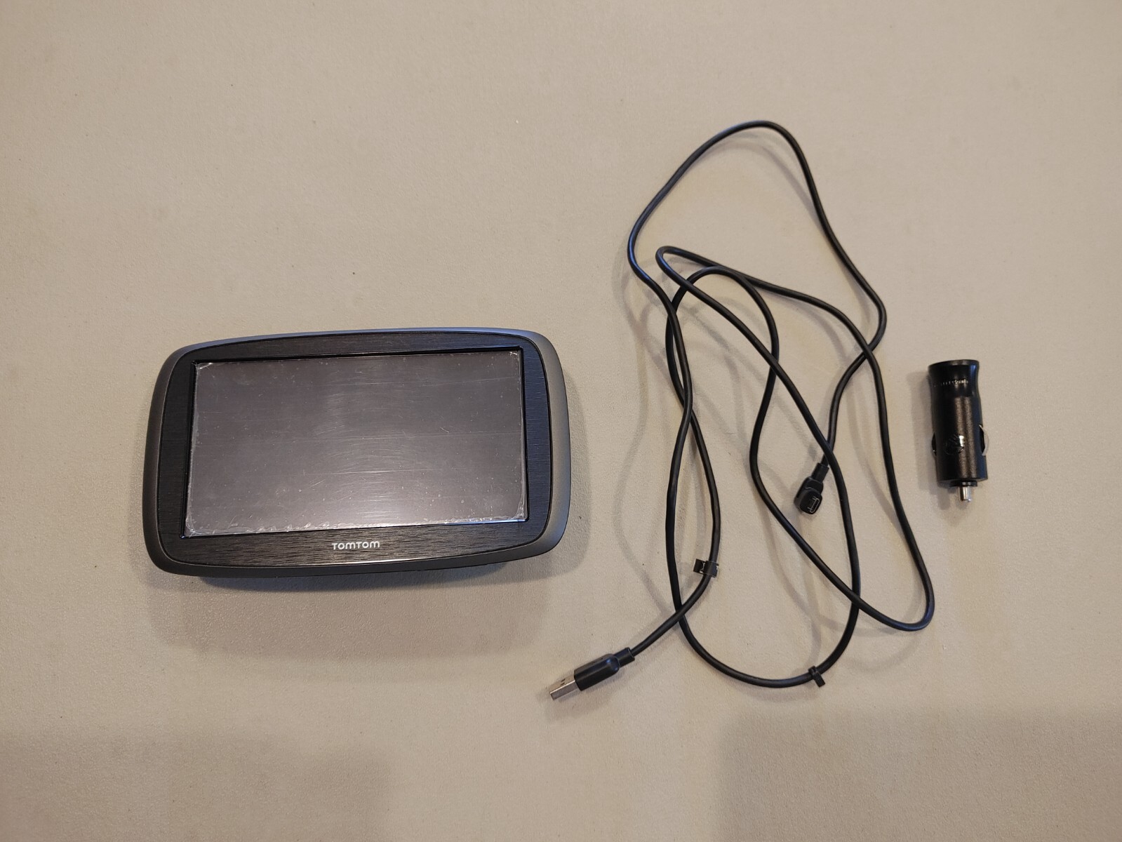 TomTom GO 2435M Car GPS System 4.3" USA/Canada/Mexico LIFETIME MAPS