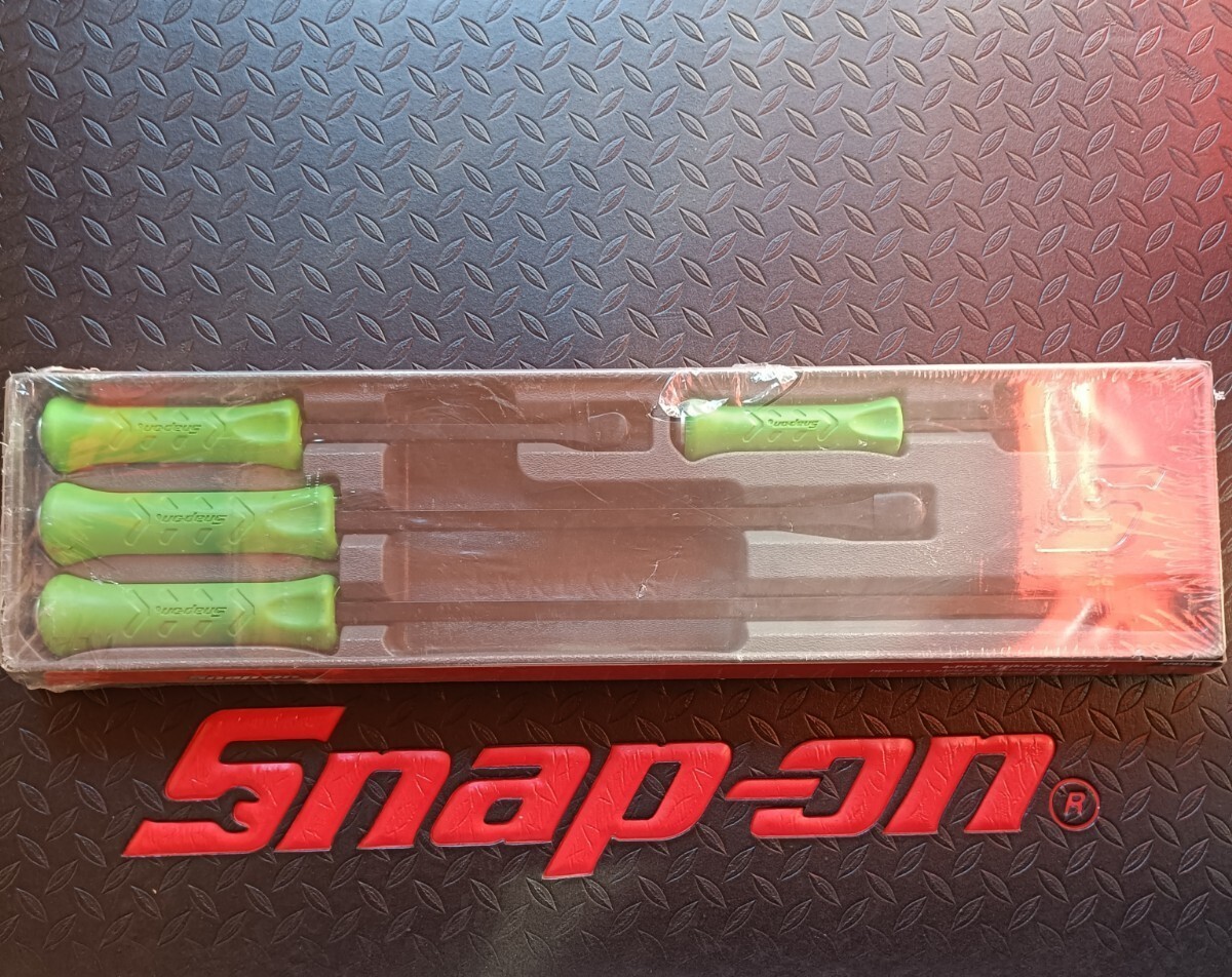 Snap-on Tools USA NEW 4pc RAINBOW Hard Grip Striking Prybar Set SPBS704AR